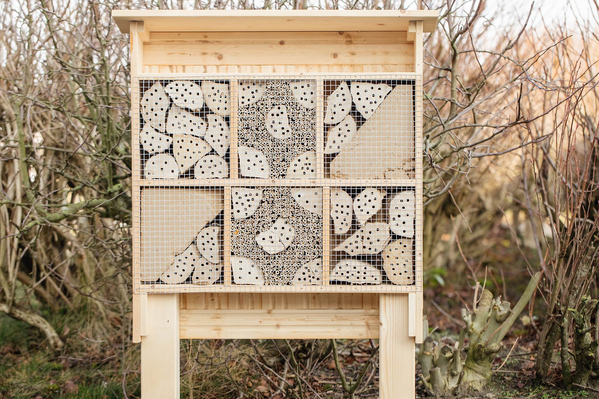 Insektenhotel freistehend